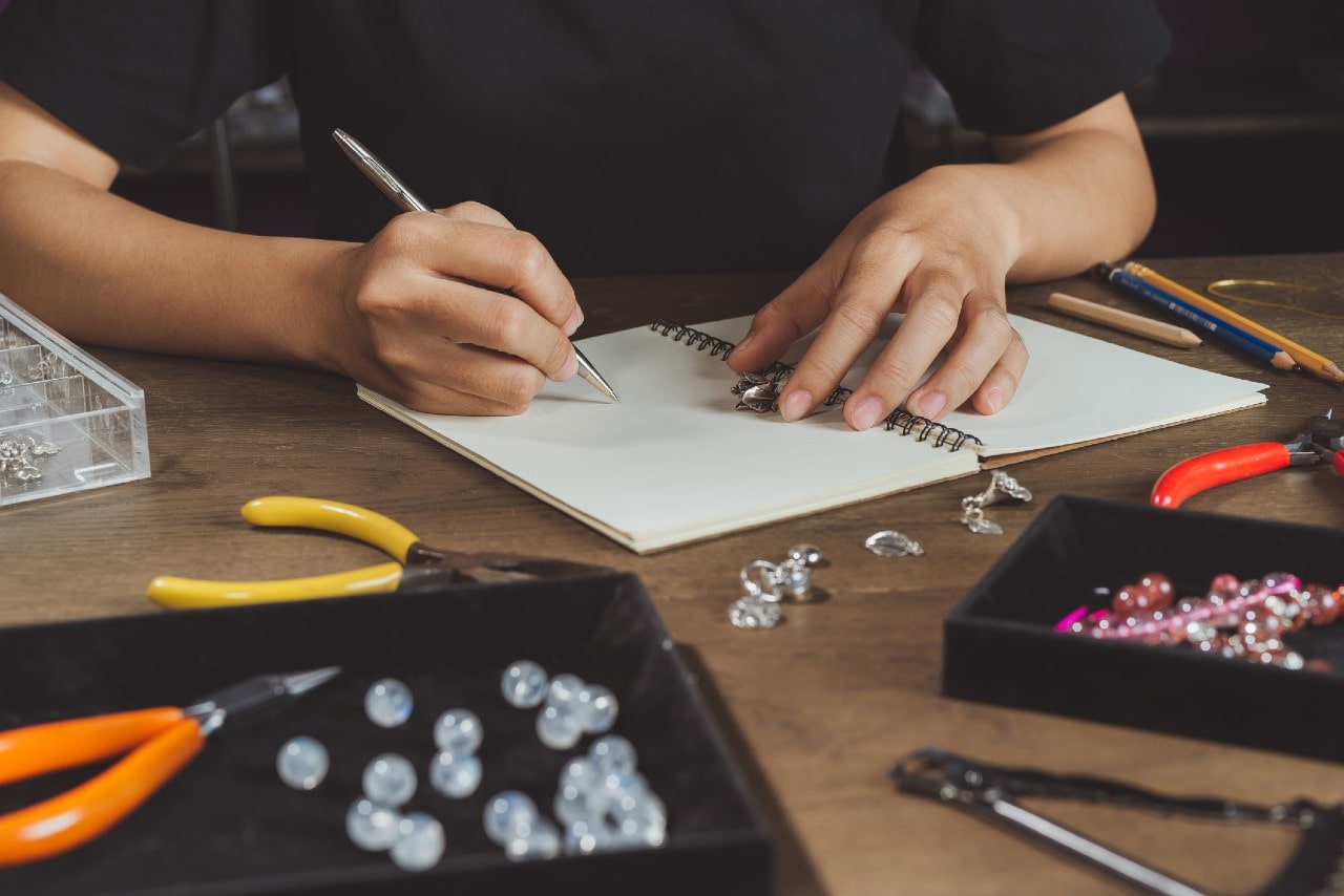 Tips to Personalize Your Jewellery Gift